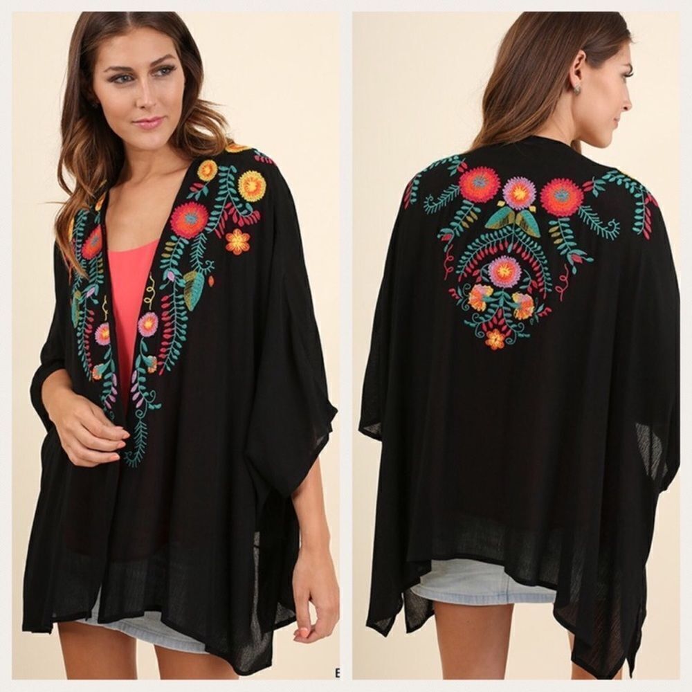 Black Floral Embroidered Kimono umgee